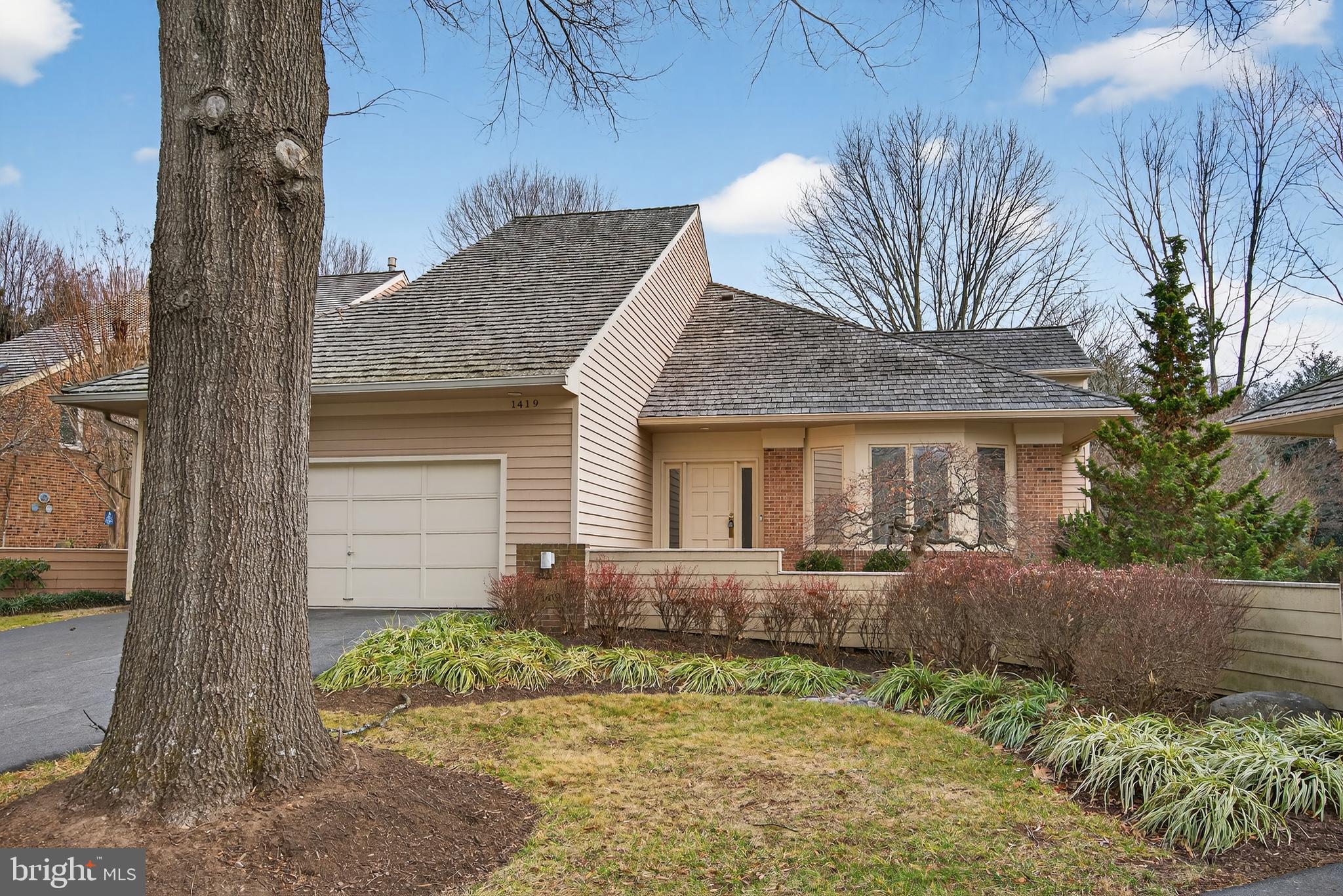 1419 BELCASTLE COURT