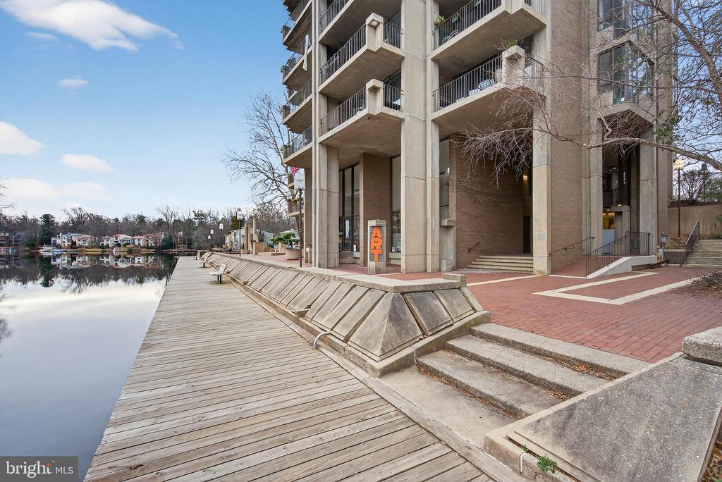 11400 WASHINGTON PLAZA W 1303