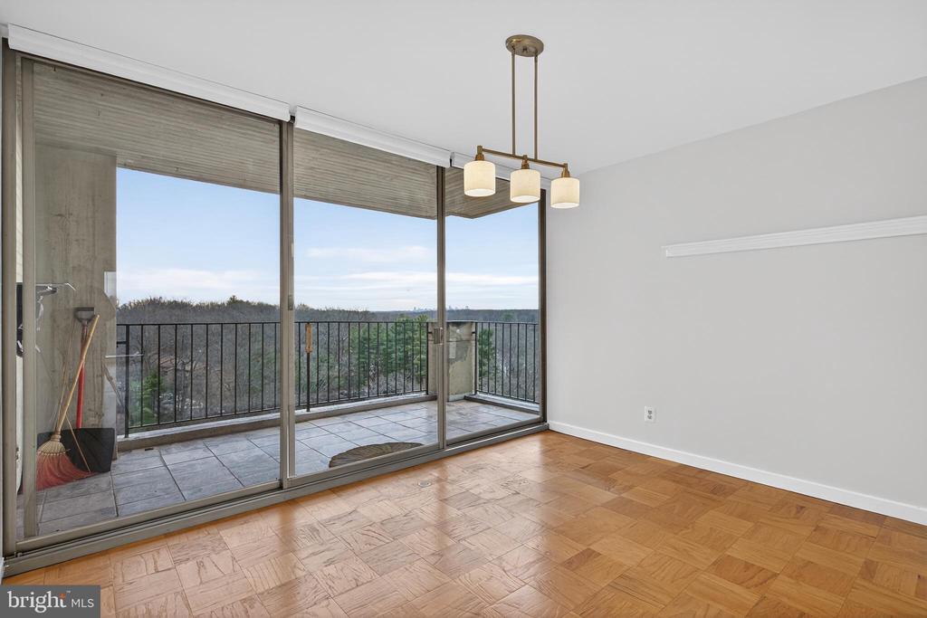 11400 WASHINGTON PLAZA W 1303