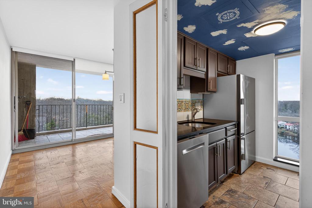 11400 WASHINGTON PLAZA W 1303
