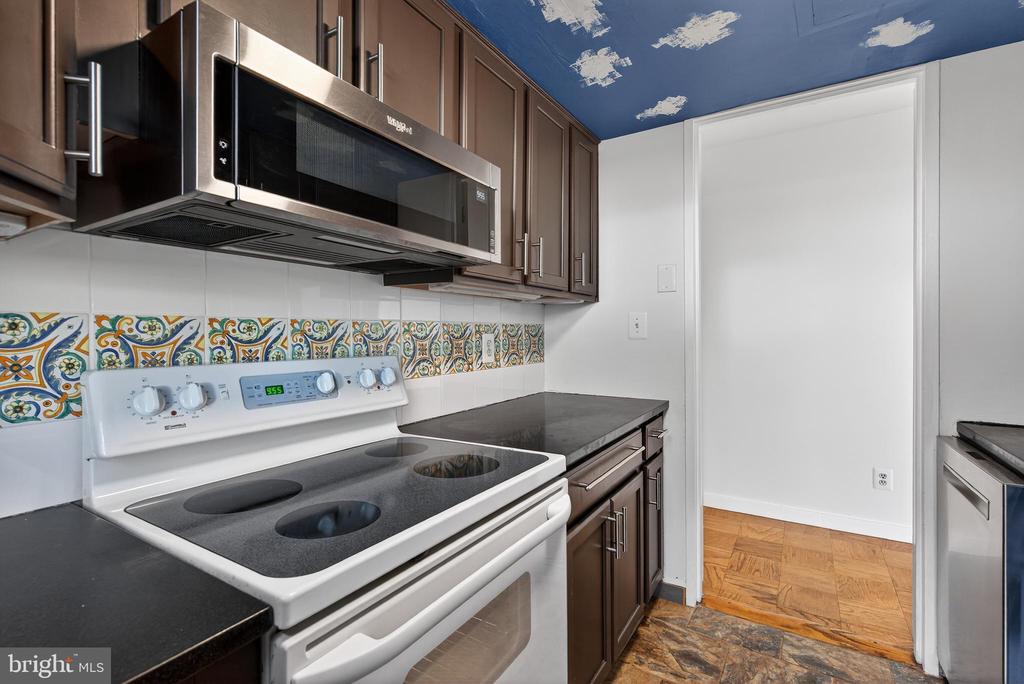 11400 WASHINGTON PLAZA W 1303