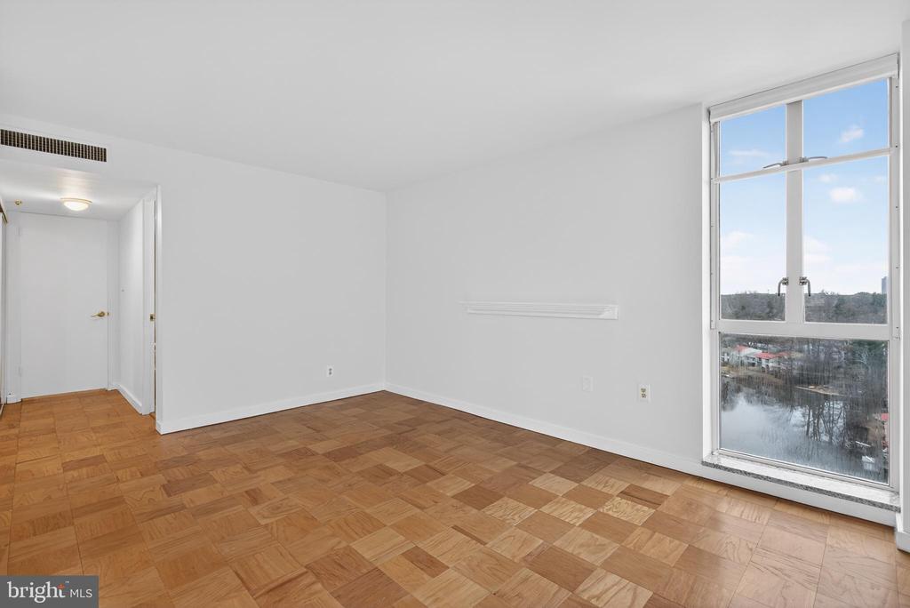 11400 WASHINGTON PLAZA W 1303