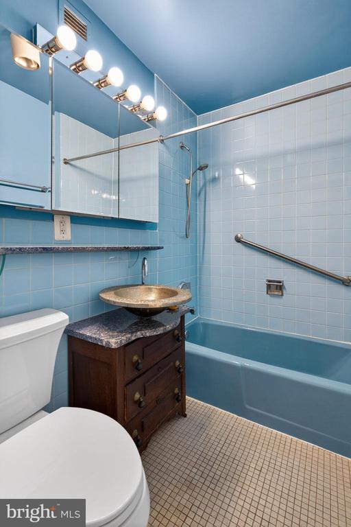 11400 WASHINGTON PLAZA W 1303