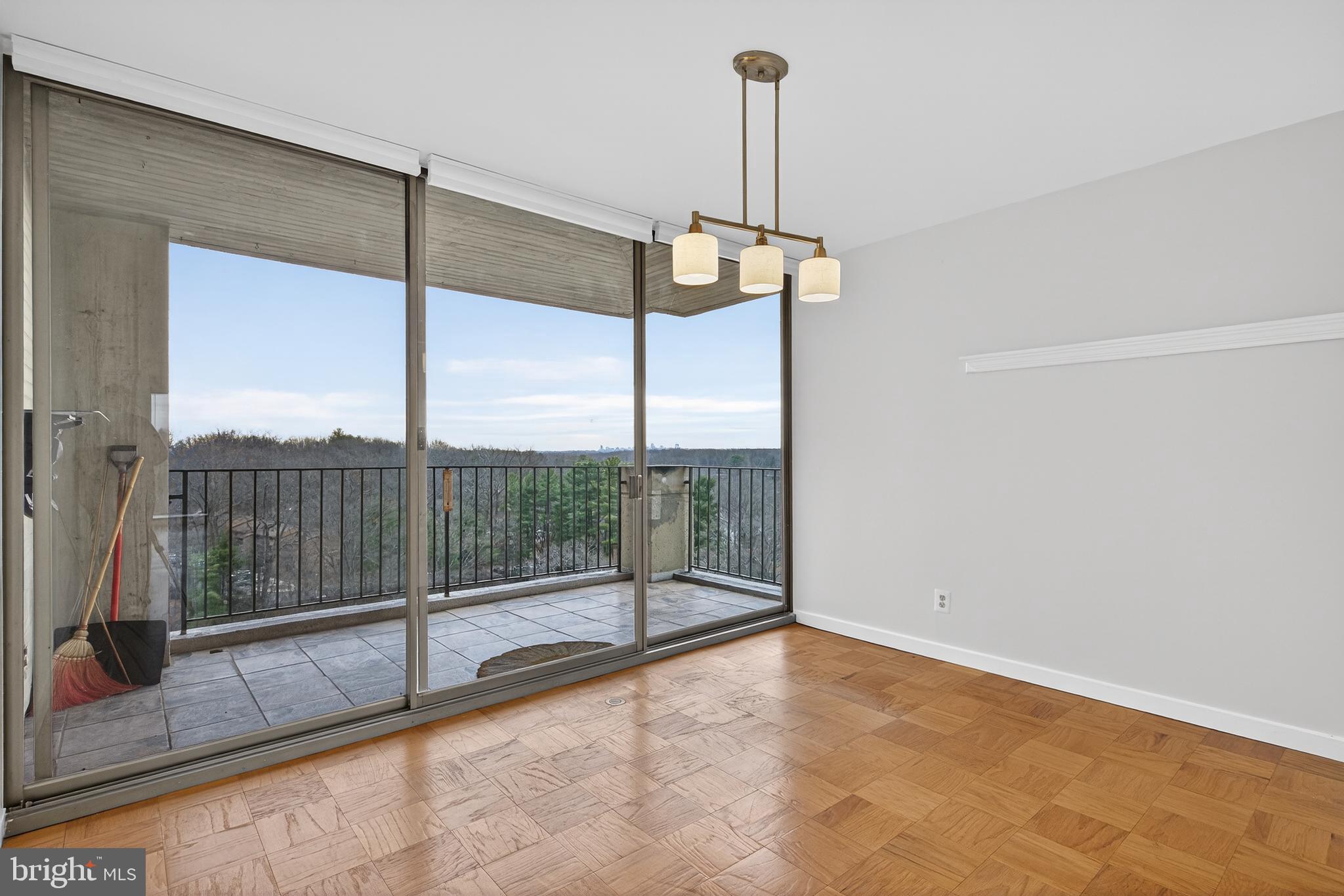 11400 WASHINGTON PLAZA W 1303