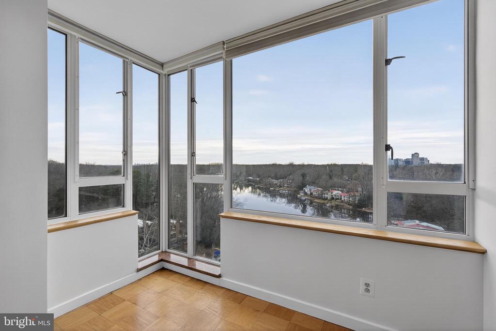 11400 WASHINGTON PLAZA W 1303