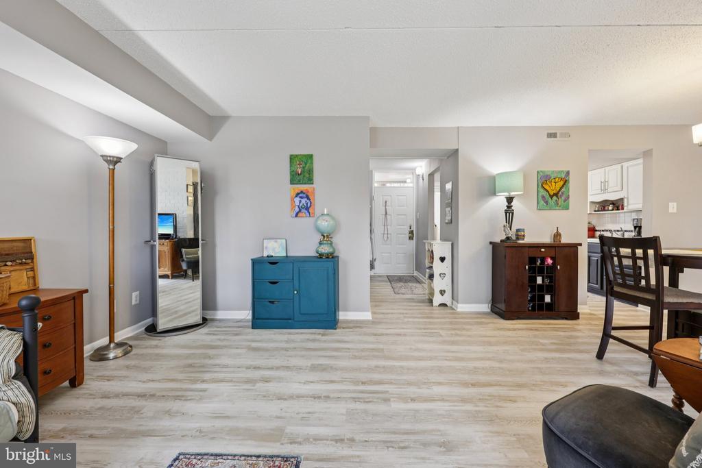 1534 MOORINGS DRIVE 7A/2A