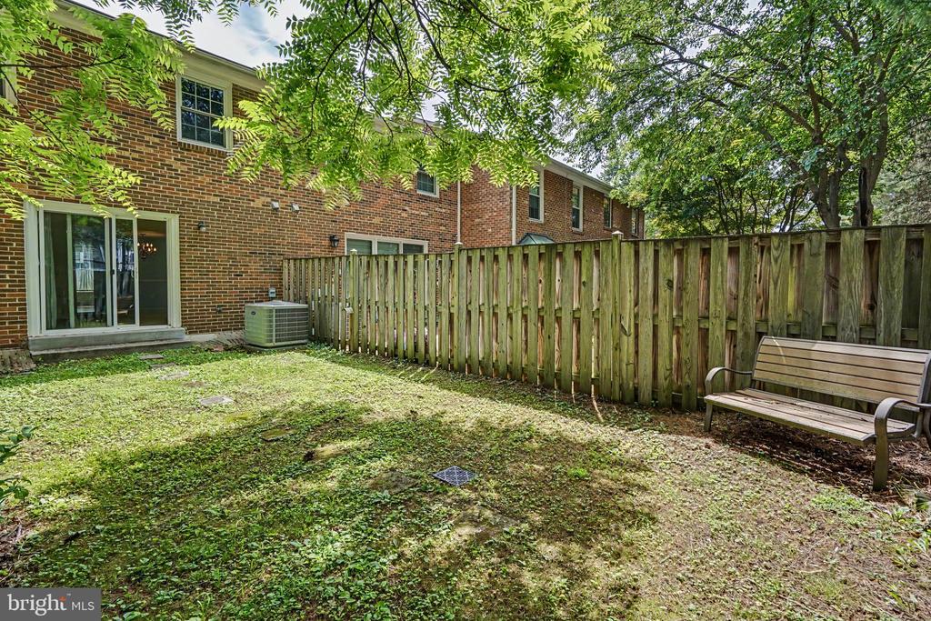 226 COMMONS DRIVE NW