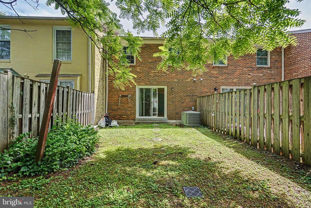 226 COMMONS DRIVE NW