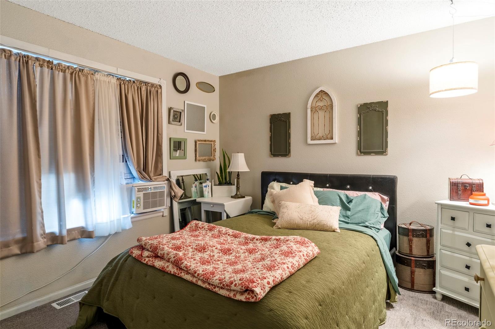 157 S Quicksilver Avenue