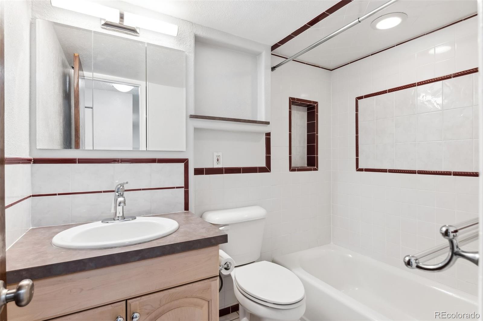 1008 N Corona Street Unit: 405