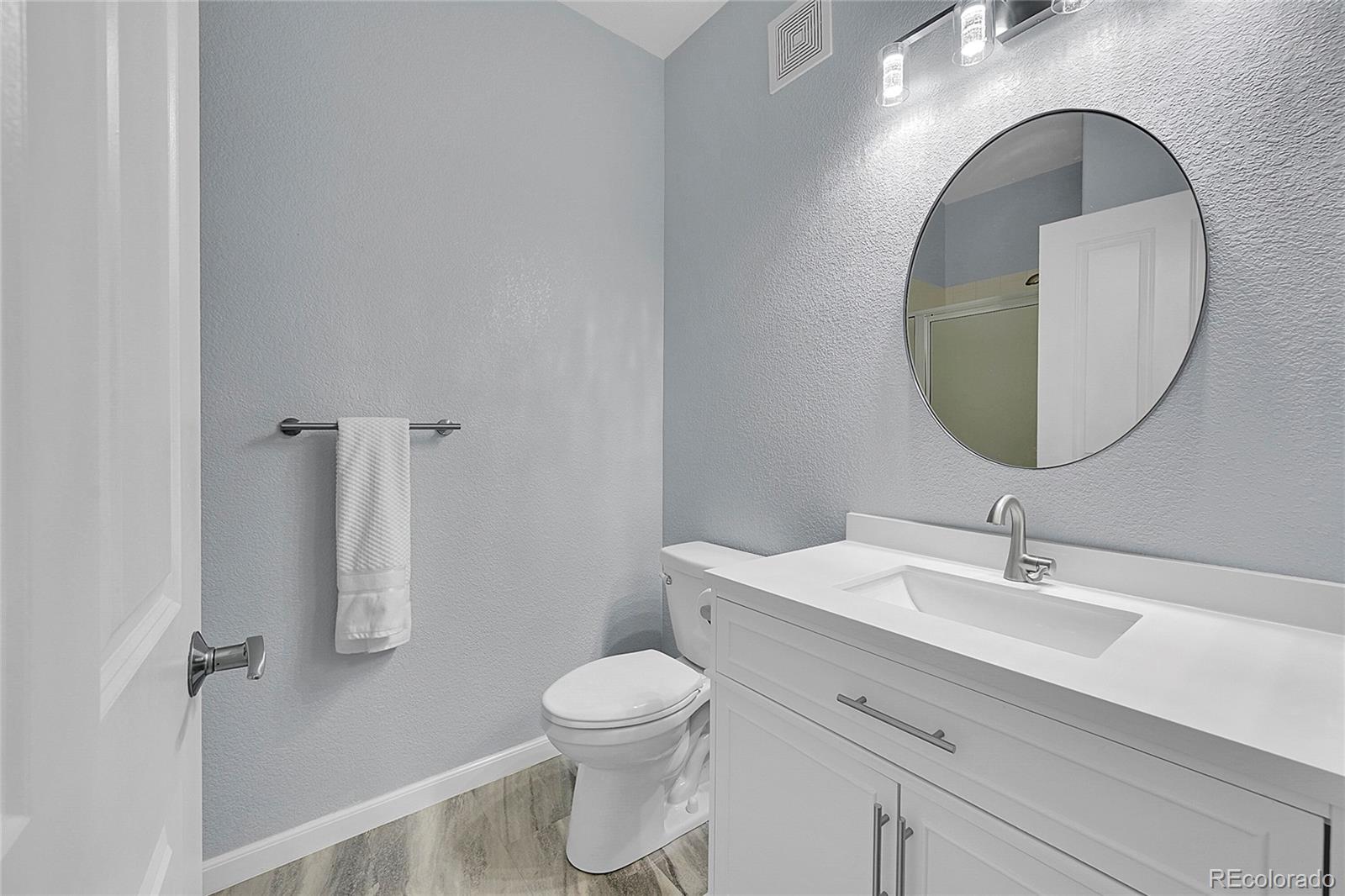 8457 S Hoyt Way Unit: 206