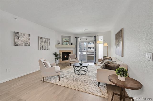 8457 S Hoyt Way Unit: 206