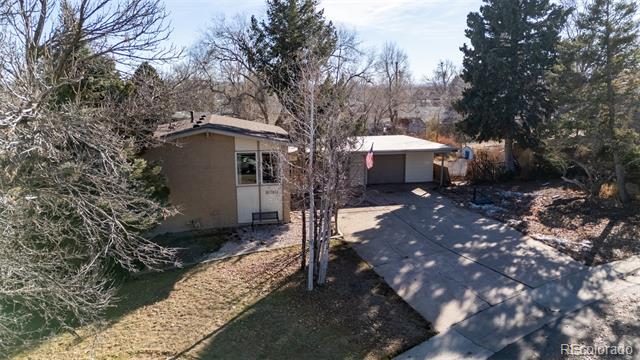 8010 W Chestnut Drive