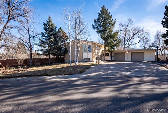 8010 W Chestnut Drive