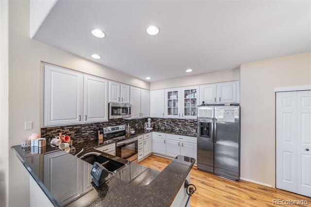 3104 Newport Circle