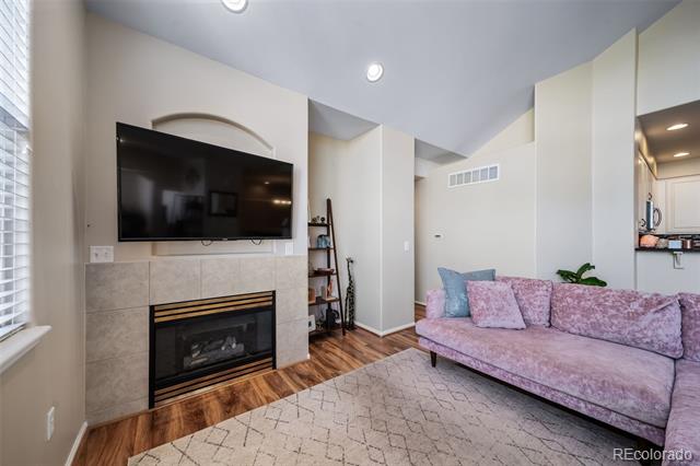 3104 Newport Circle
