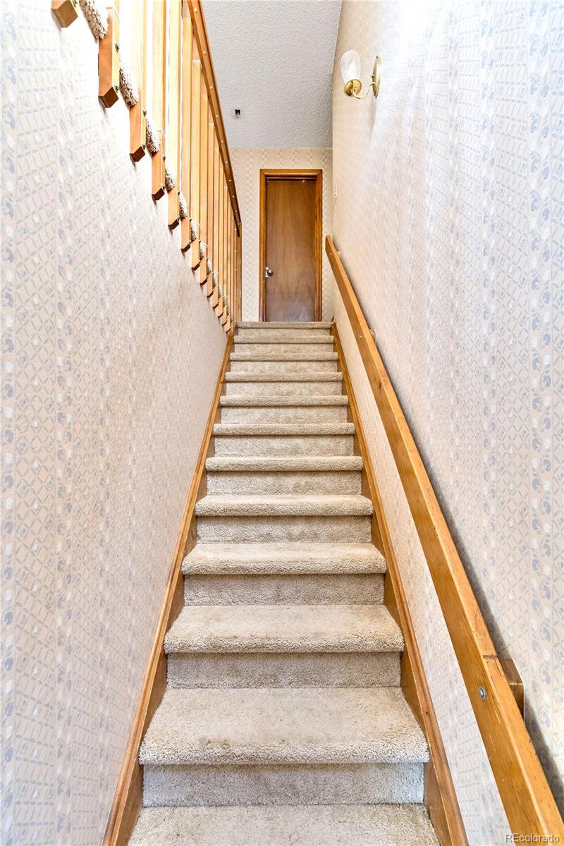 8166 W Geddes Avenue