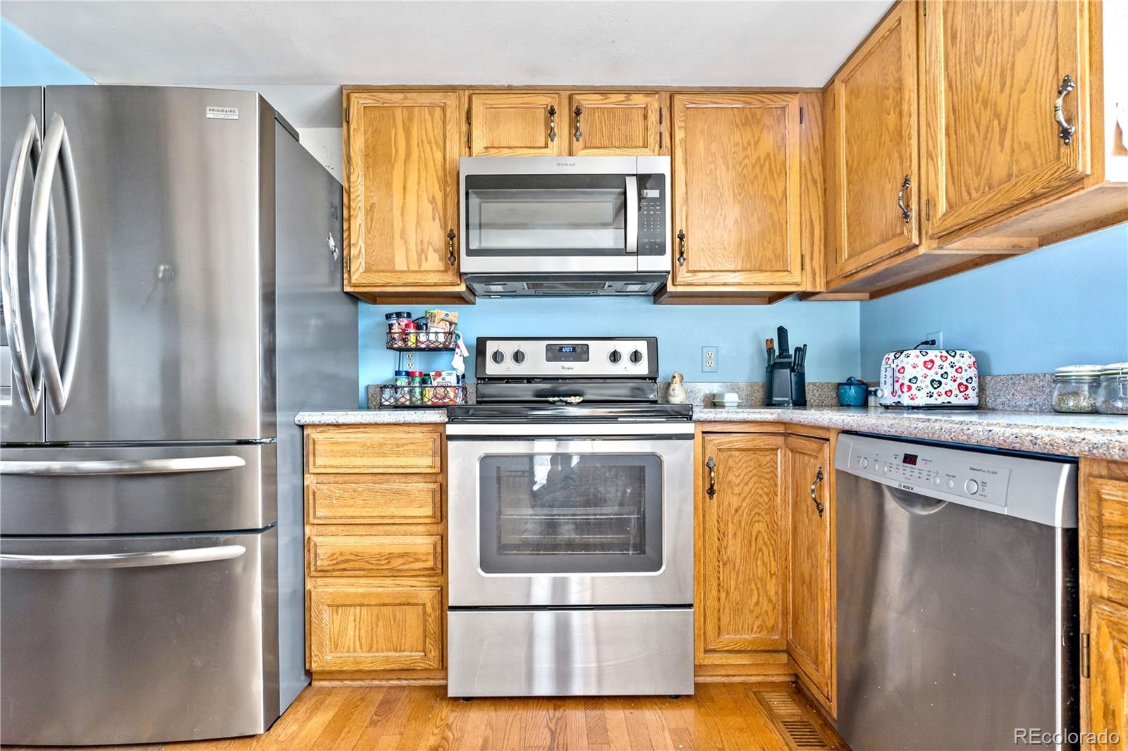 8166 W Geddes Avenue