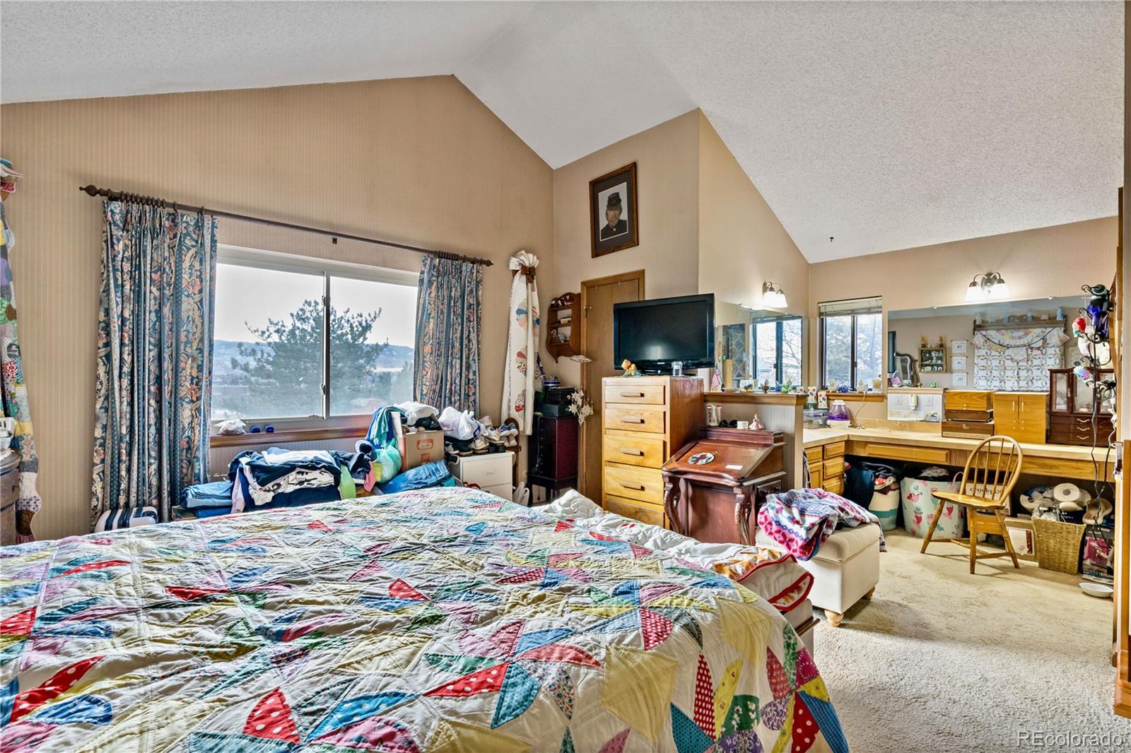 8166 W Geddes Avenue