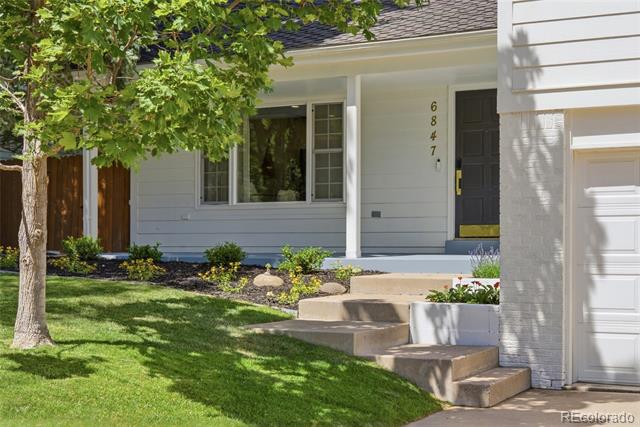 6847 S Magnolia Court