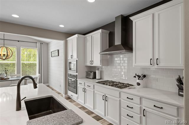 6827 Leilani Lane