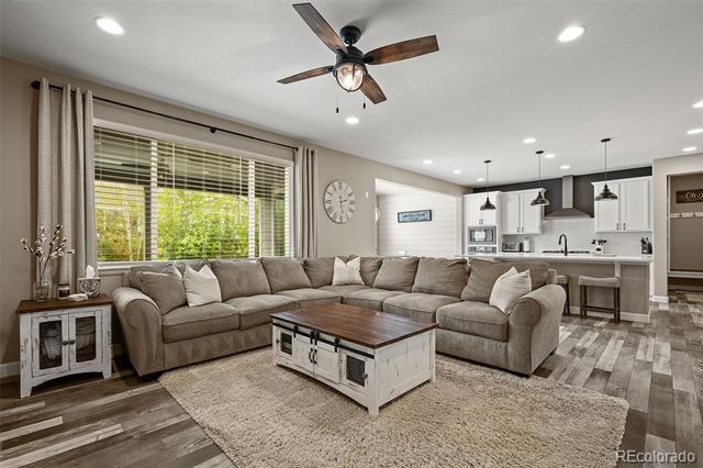 6827 Leilani Lane