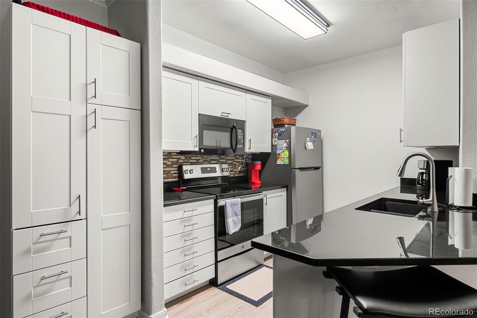 6017 Castlegate Drive Unit: F22