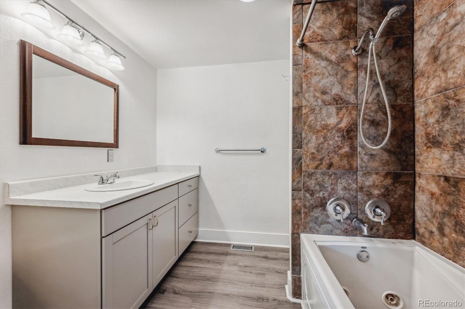 6705 S Field Street Unit: 824