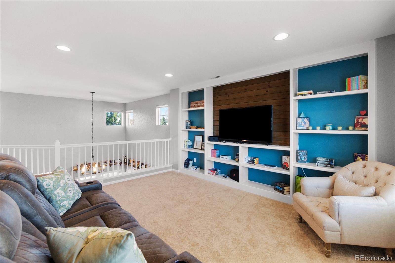 1464 N Stratton Avenue