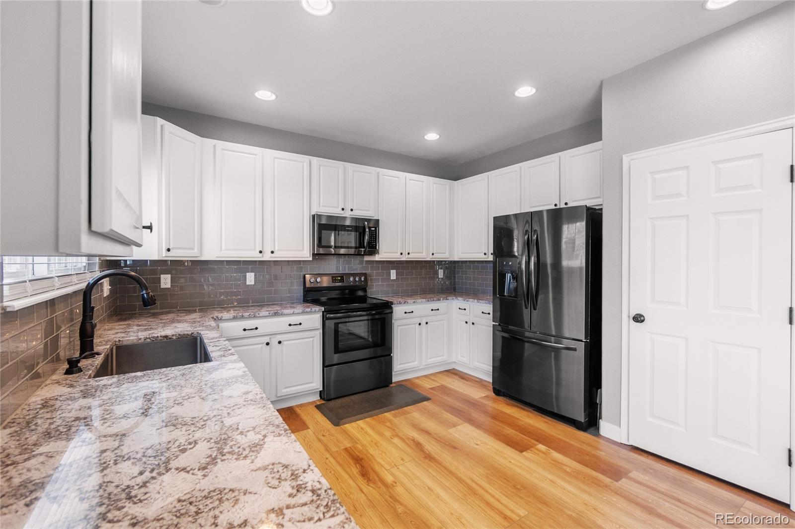 1464 N Stratton Avenue