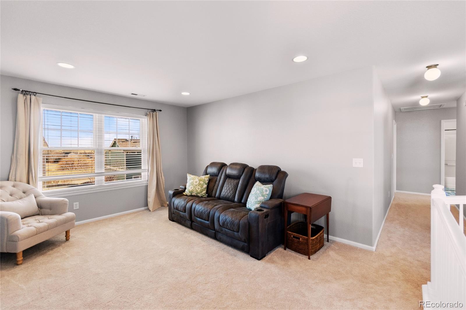 1464 N Stratton Avenue