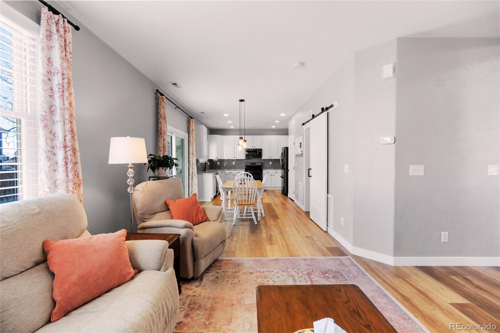 1464 N Stratton Avenue