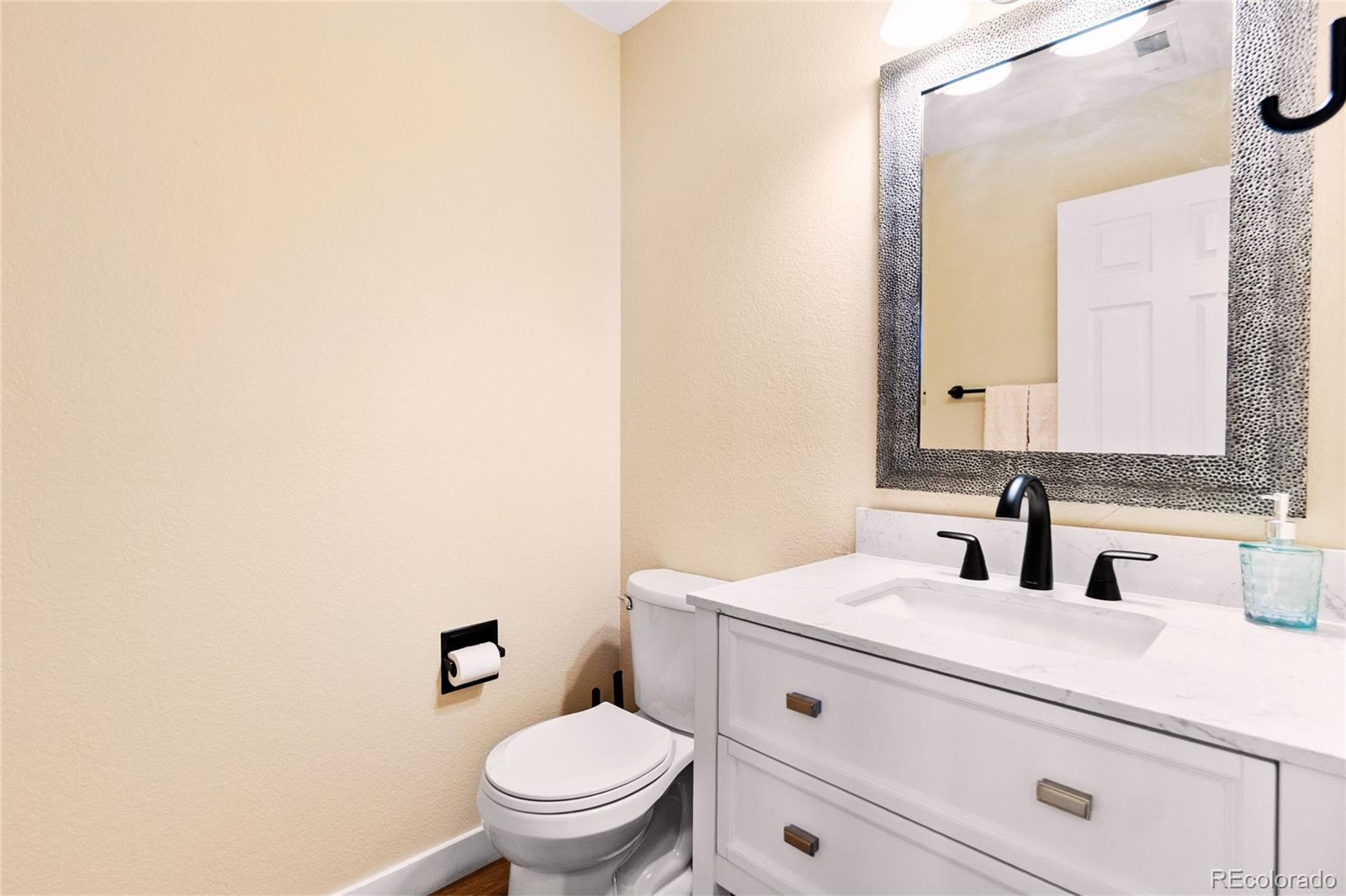 1464 N Stratton Avenue