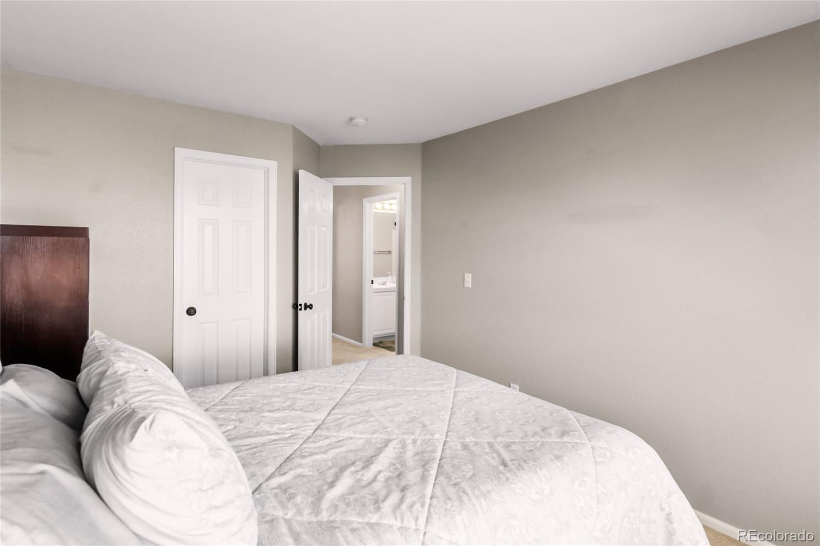 1464 N Stratton Avenue