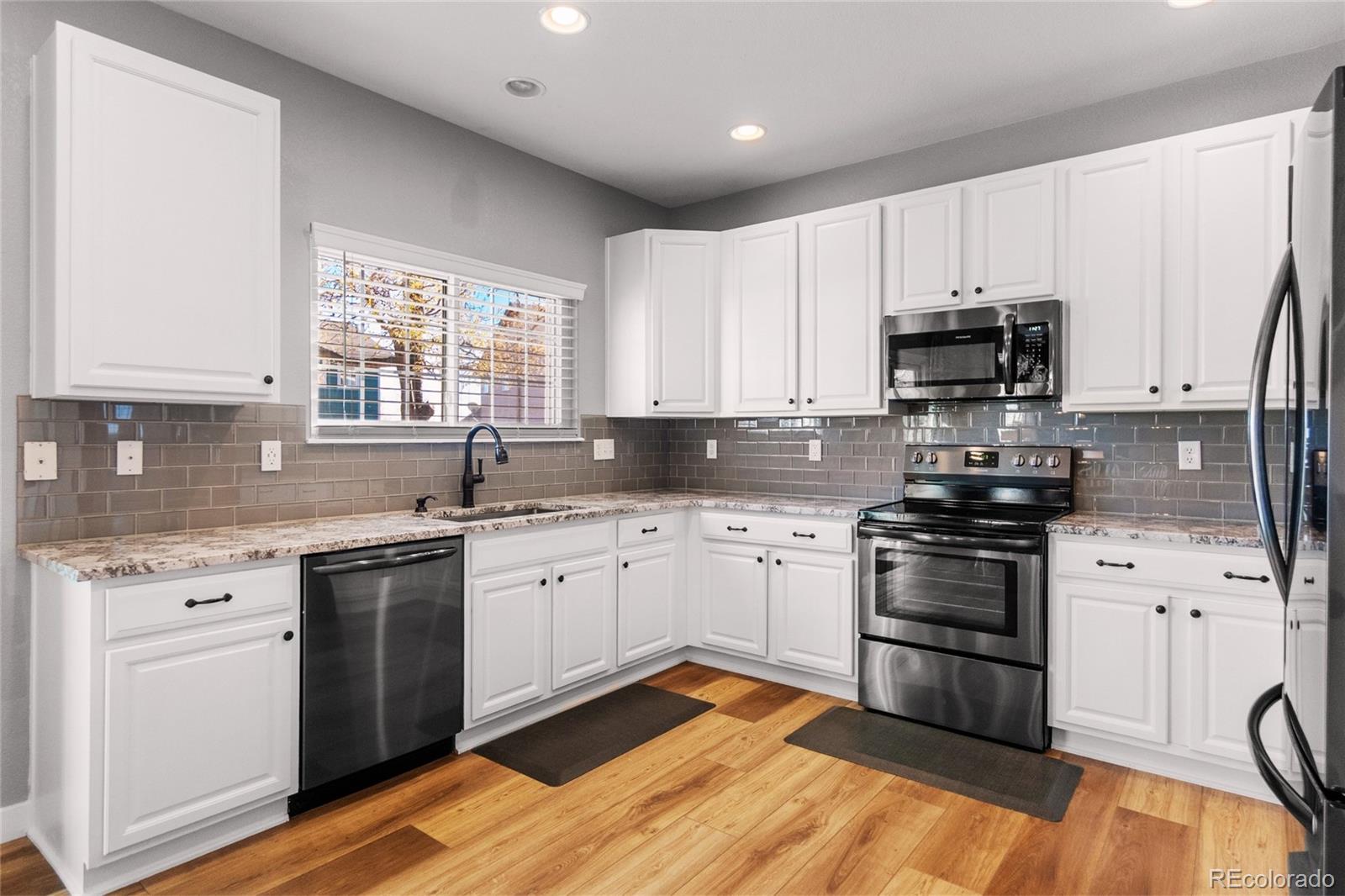 1464 N Stratton Avenue