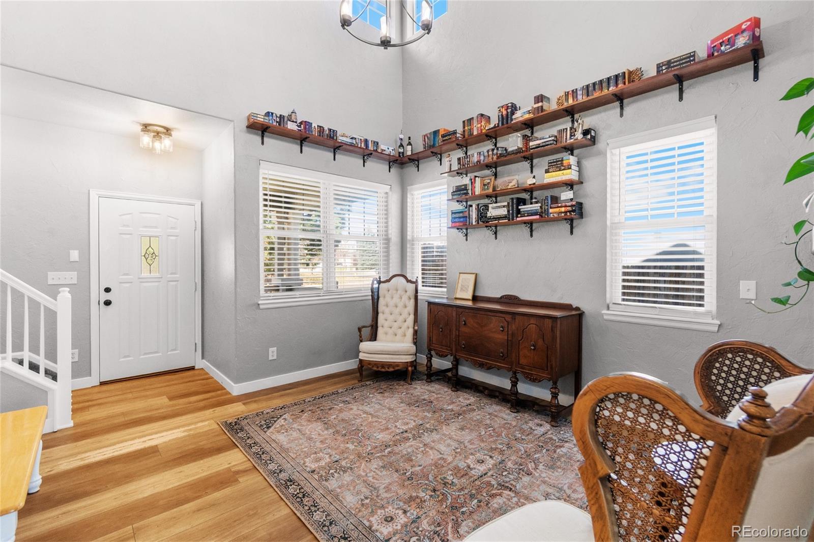 1464 N Stratton Avenue