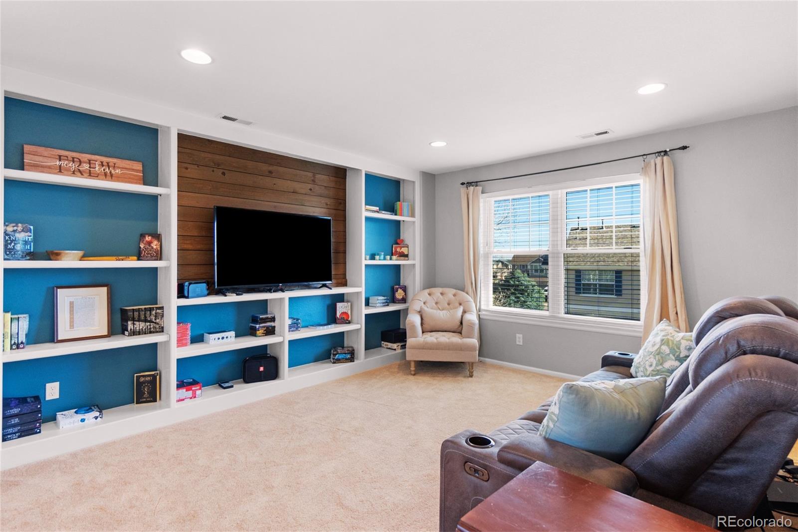 1464 N Stratton Avenue