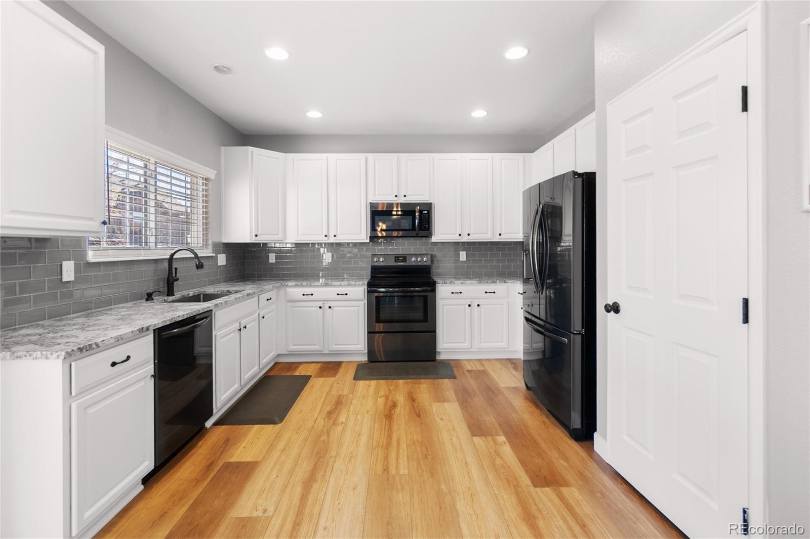 1464 N Stratton Avenue