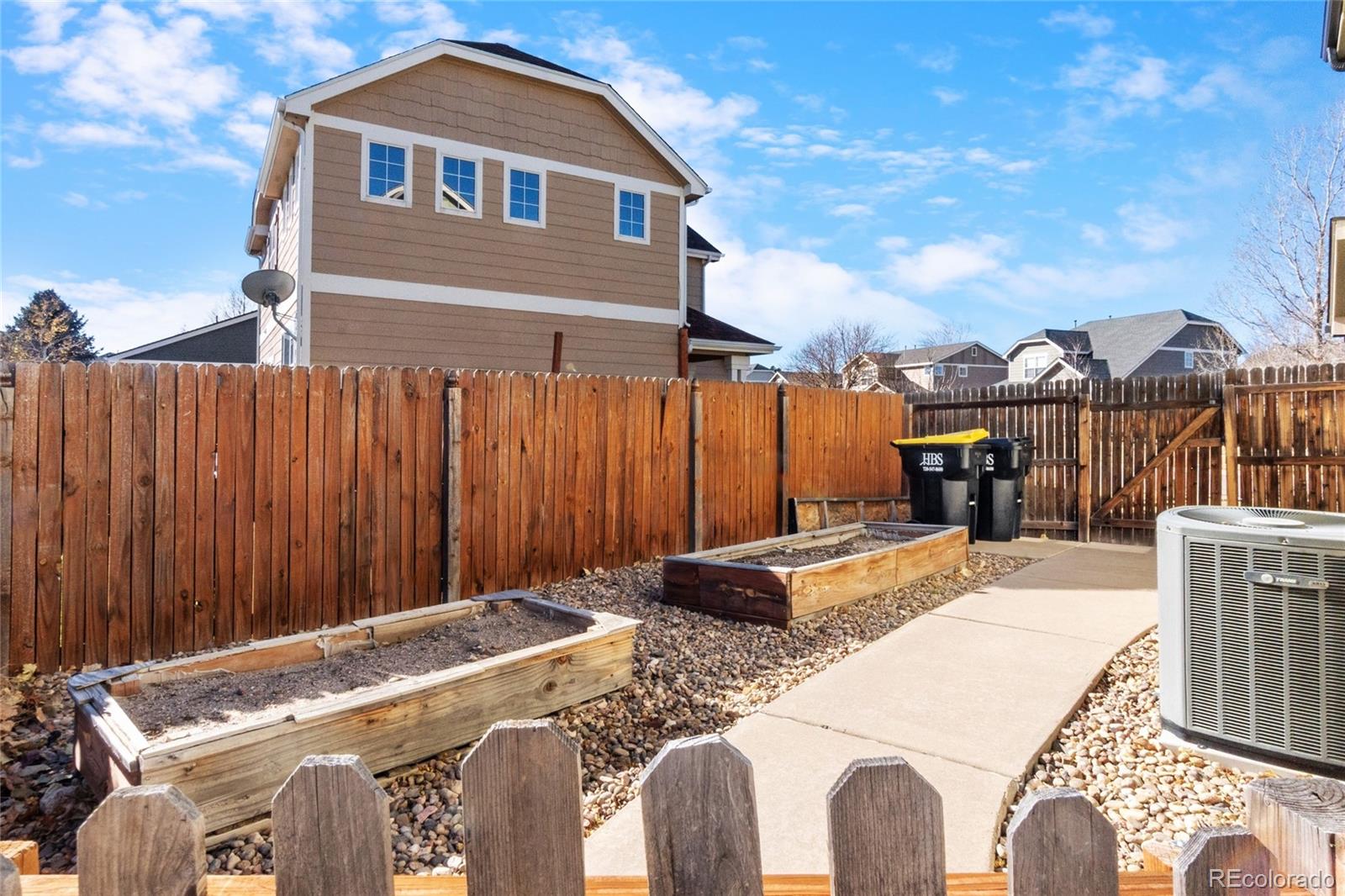 1464 N Stratton Avenue