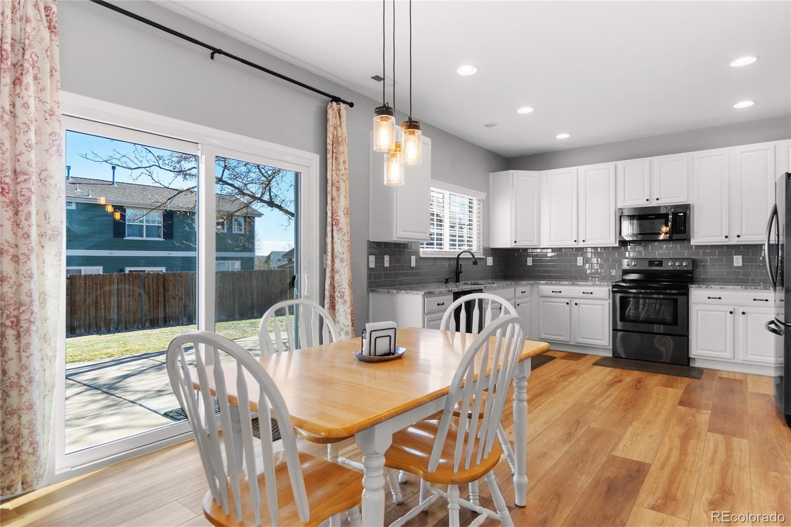 1464 N Stratton Avenue