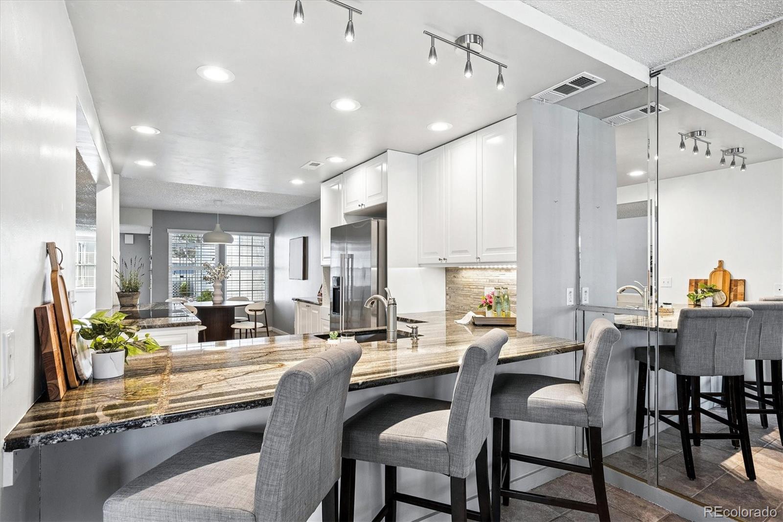 2770 S Elmira Street Unit: 7