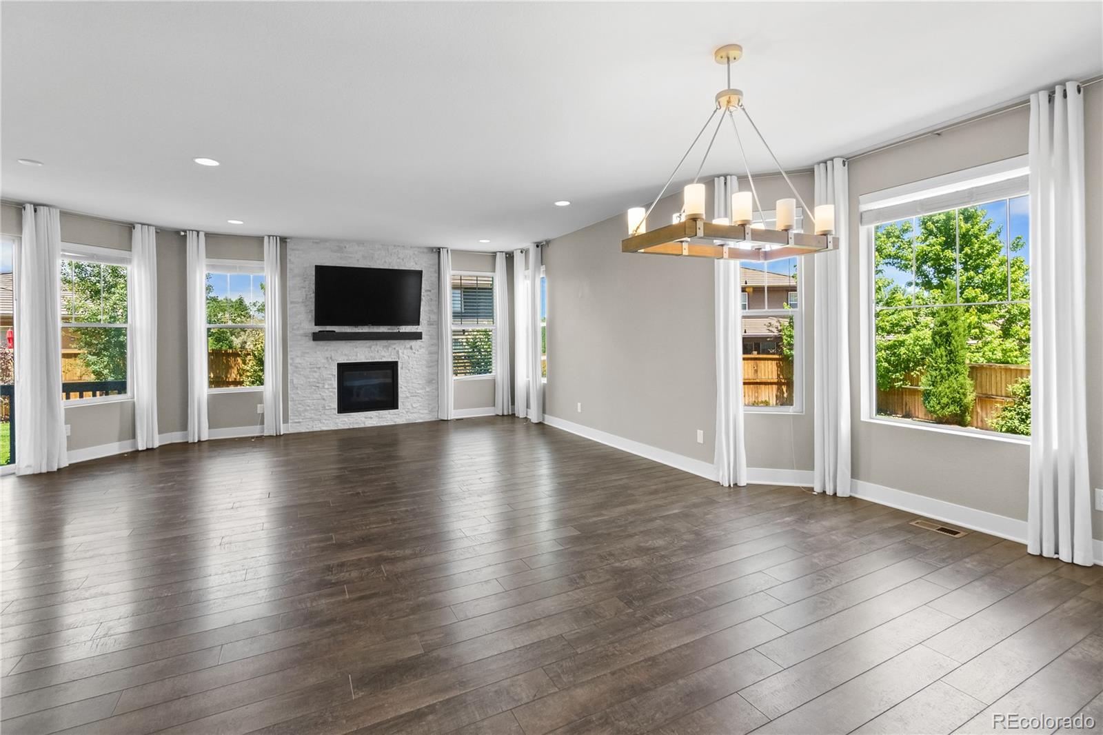 10018 Tall Oaks Street