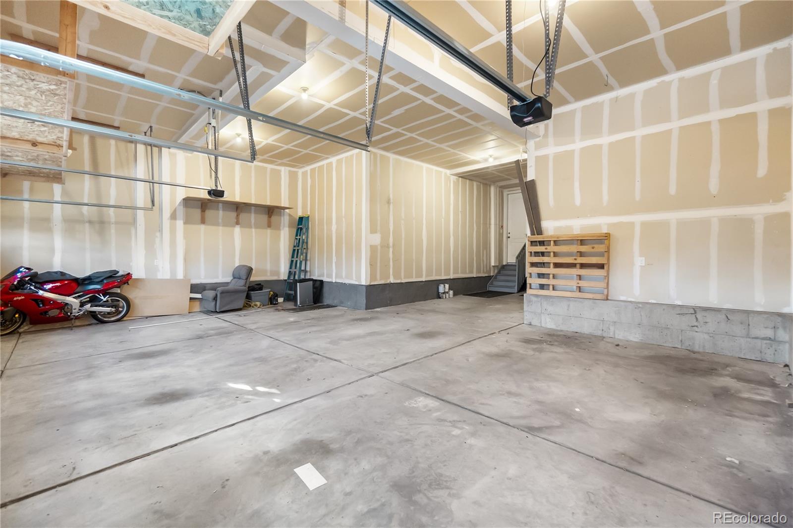 15165 Yellowthroat Street