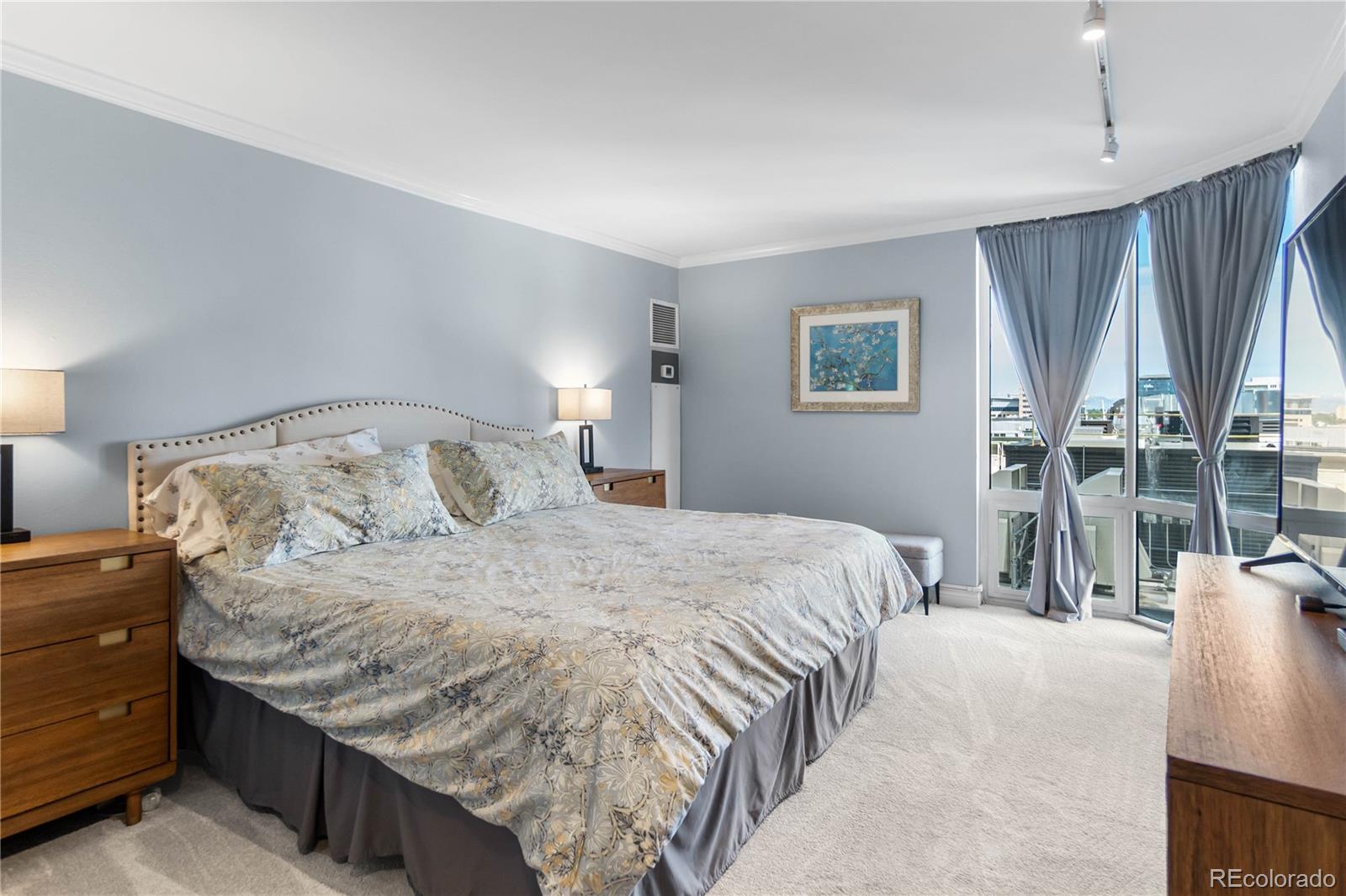 1625 Larimer Street Unit: 1601
