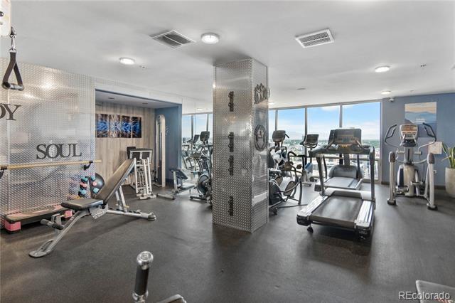 1625 Larimer Street Unit: 1601