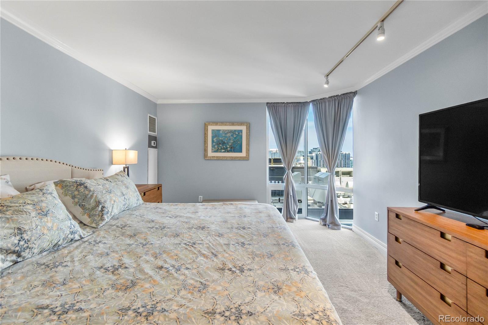 1625 Larimer Street Unit: 1601