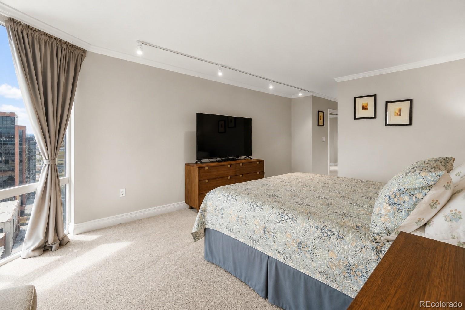 1625 Larimer Street Unit: 1601