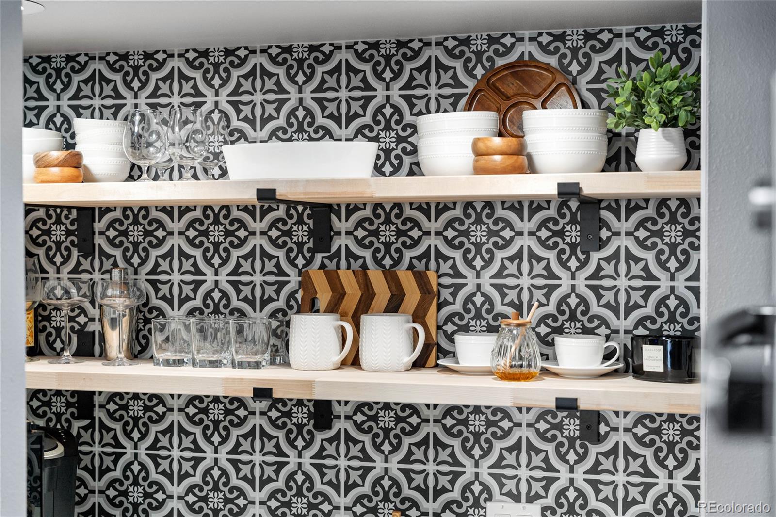 1625 Larimer Street Unit: 1601