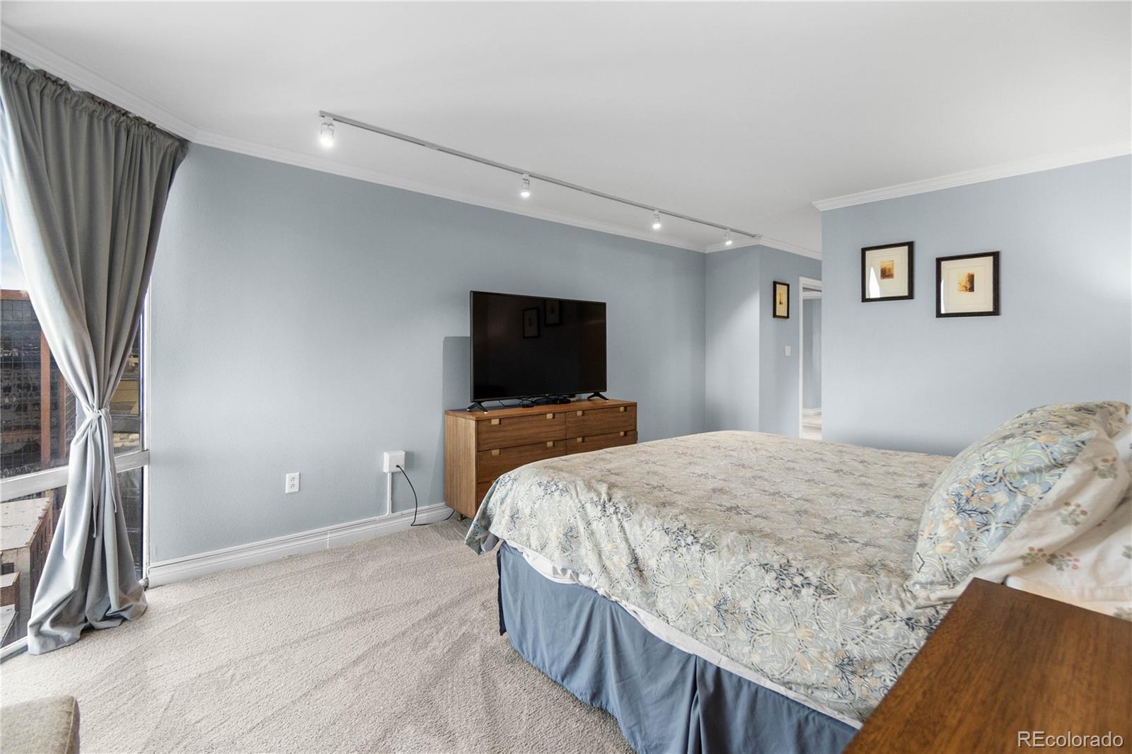 1625 Larimer Street Unit: 1601