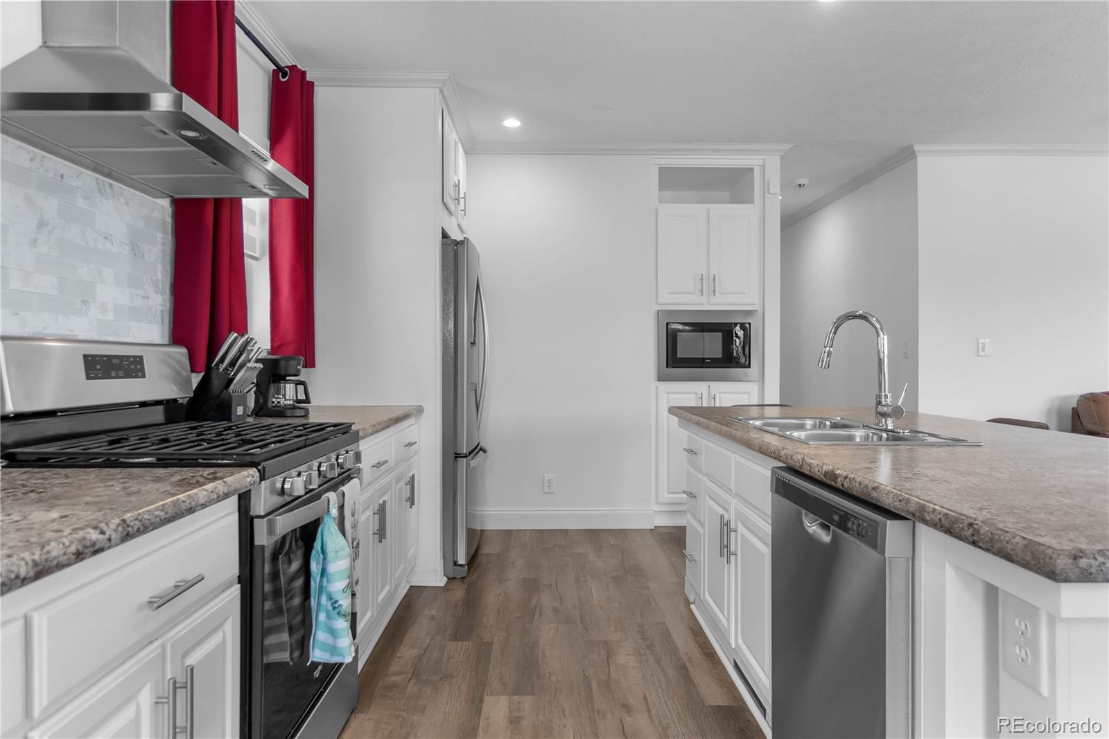 2137 Trading Post Street